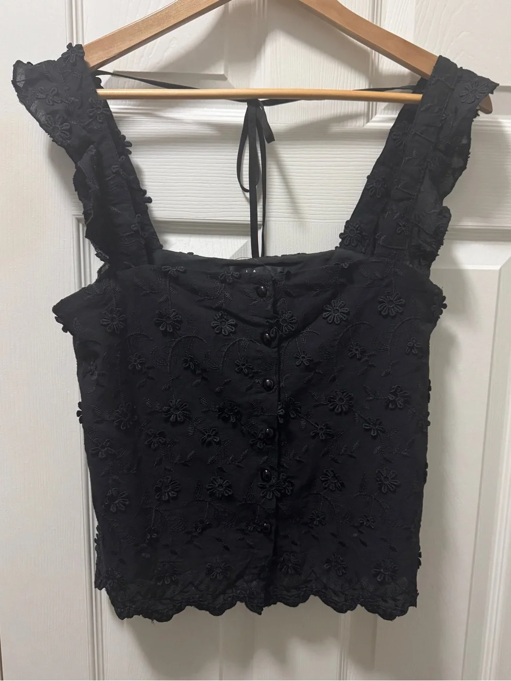 NWT Lulus Cutest Weekend Black 3D Floral Embroidered Tie-Back Tank Top Sz. S - Picture 2 of 7